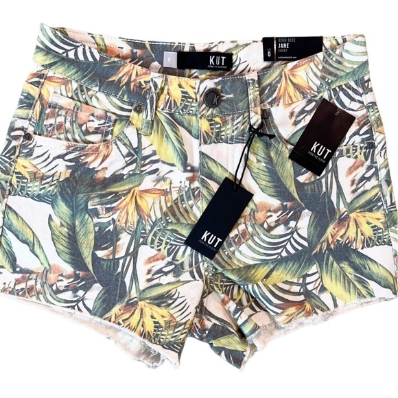 KUT from the KLOTH NWT Jane High Rise Fray Hem Shorts in Tropical Blossom - Picture 3 of 16